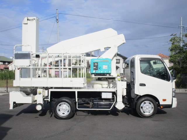 Hino Dutro 5