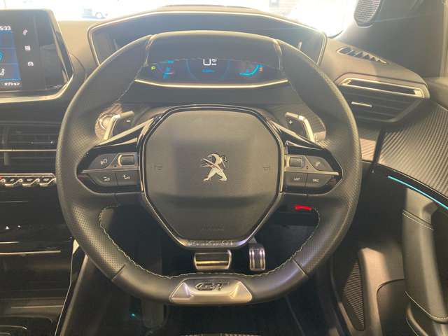 Peugeot SUV 2008 4