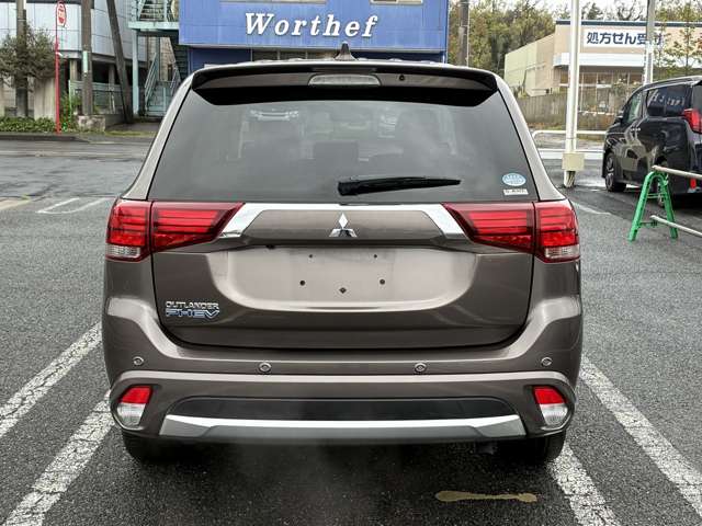 Mitsubishi Outlander PHEV 11