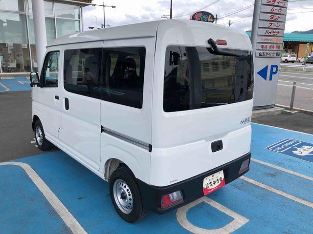 Daihatsu Hijet Cargo 12