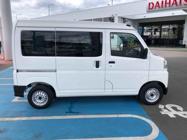 Daihatsu Hijet Cargo 7