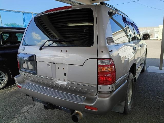 Toyota Land Cruiser 100 5