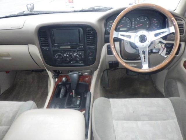 Toyota Land Cruiser 100 6