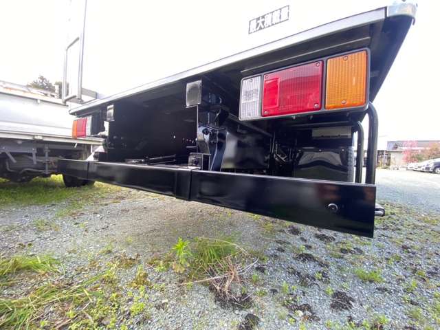 Isuzu Elf 9