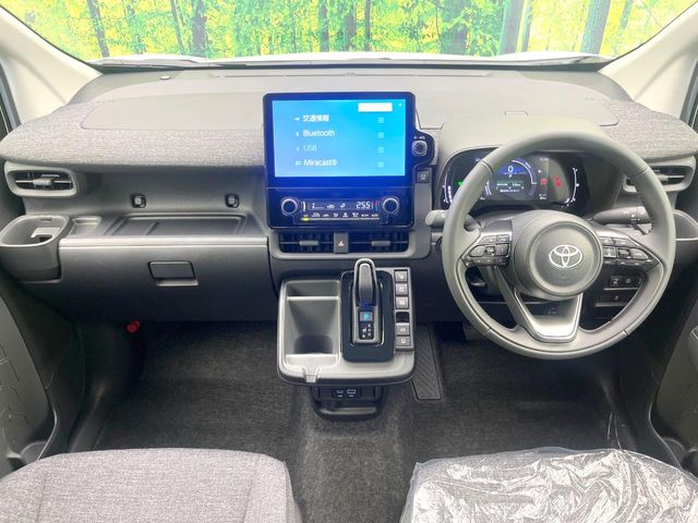 Toyota Sienta 2