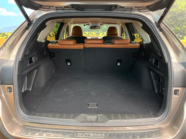 Subaru Legacy Outback 10