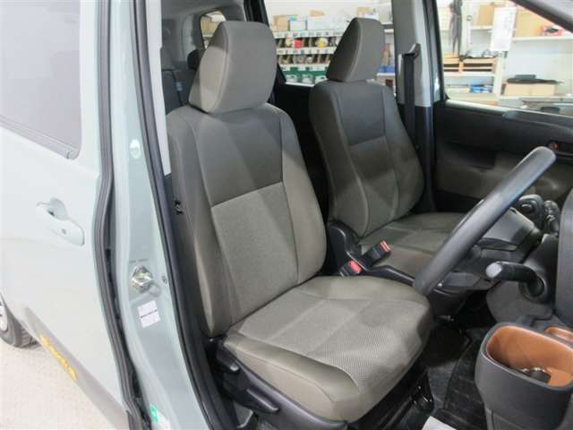 Toyota Sienta 6