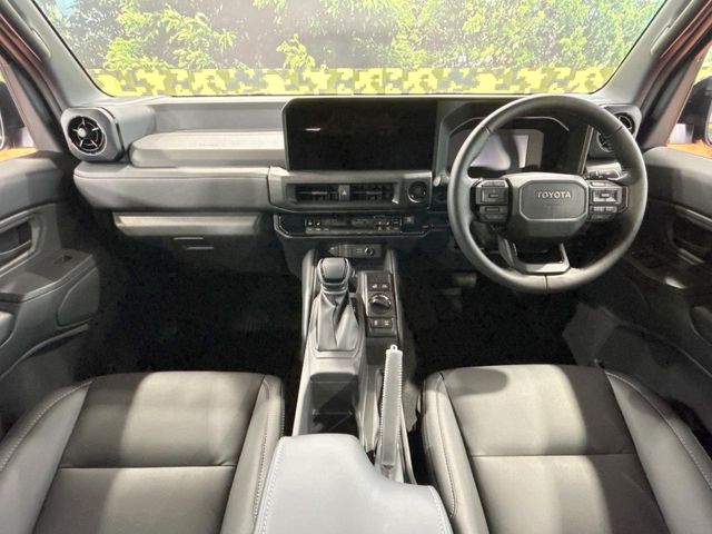 Toyota Land Cruiser FJ 2