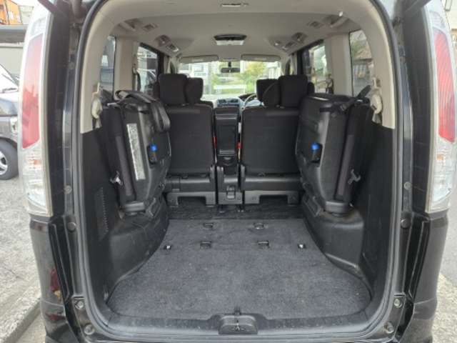 Nissan Serena 11