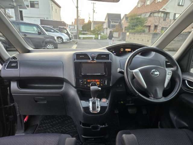 Nissan Serena 7