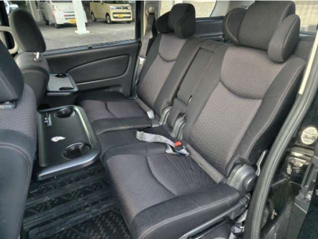 Nissan Serena 8