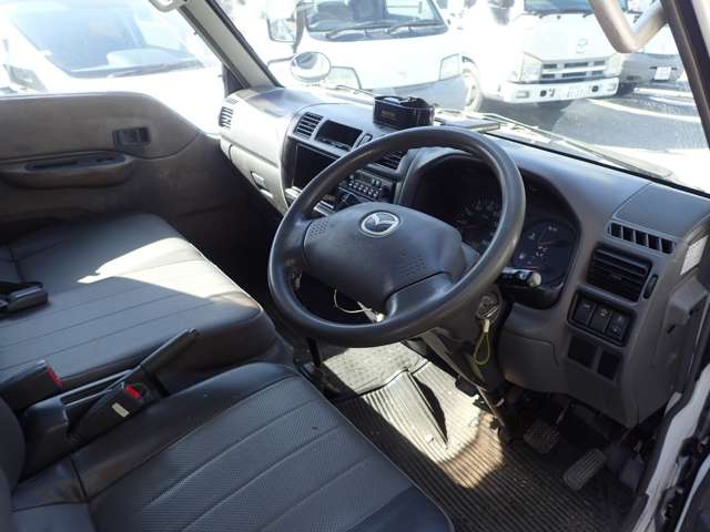 Mazda Bongo Truck 9