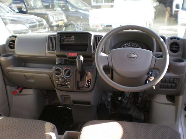 Nissan NV100 Clipper 12