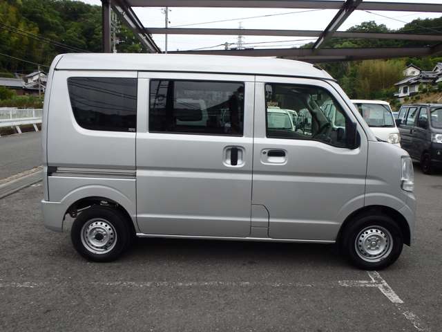 Nissan NV100 Clipper 5