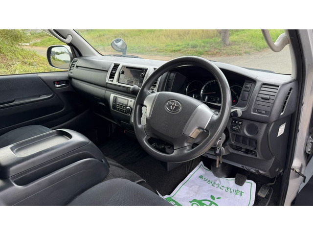 Toyota Hiace Van 3
