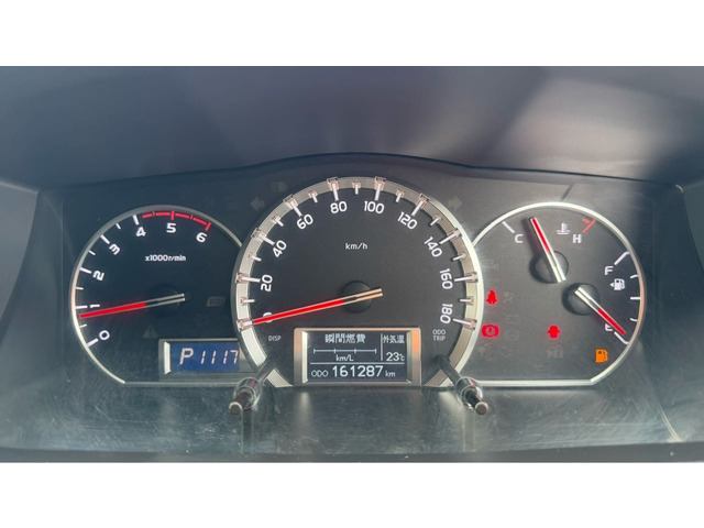 Toyota Hiace Van 4