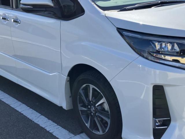 Toyota Noah 2