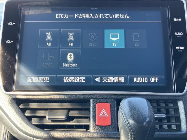 Toyota Noah 4