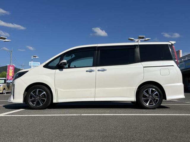 Toyota Noah 5