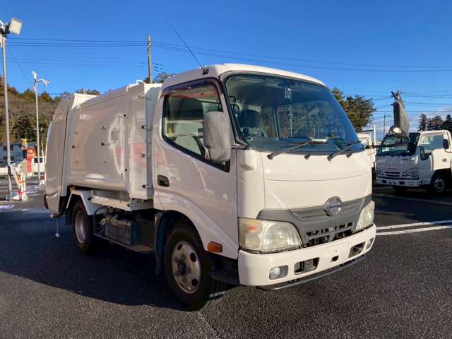 Hino Dutro 3