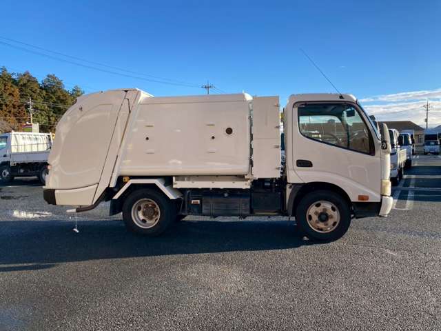 Hino Dutro 4