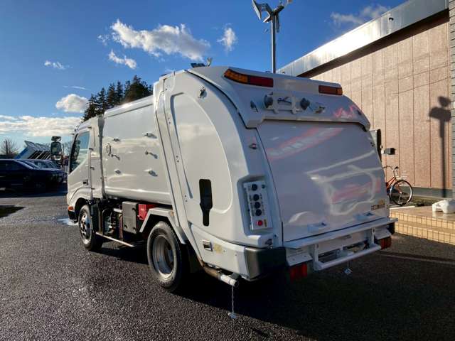 Hino Dutro 7