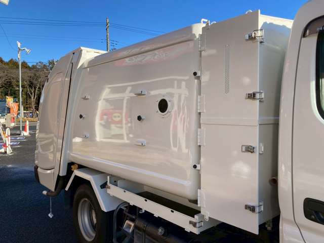 Hino Dutro 9