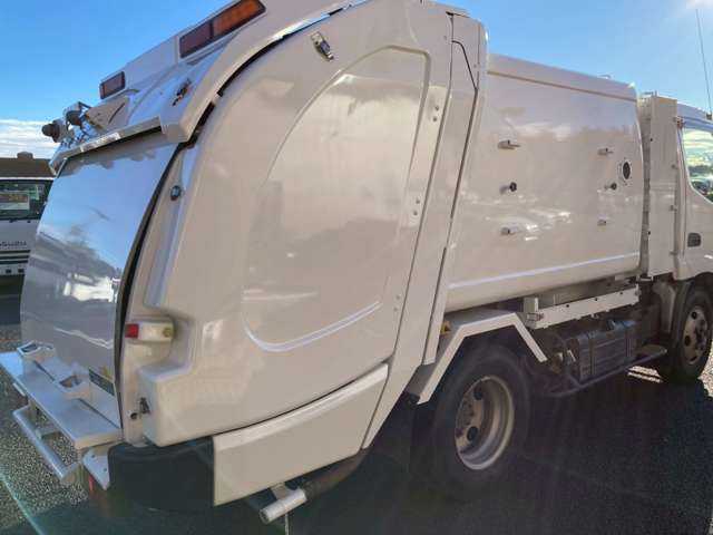 Hino Dutro 10
