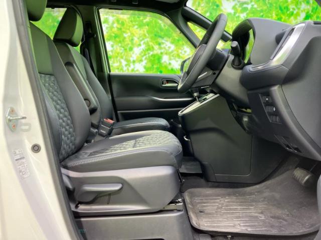 Toyota Voxy 2