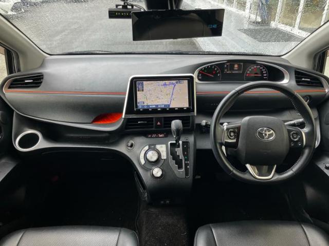 Toyota Sienta 2