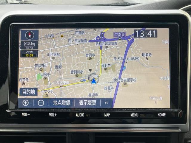 Toyota Sienta 4