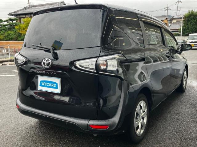 Toyota Sienta 6