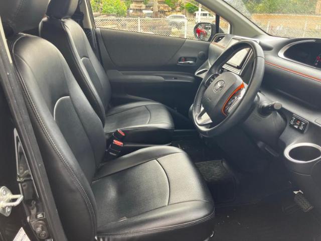 Toyota Sienta 7