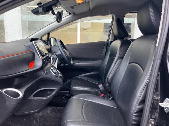 Toyota Sienta 9