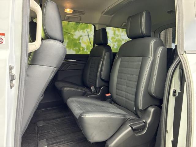 Mitsubishi Delica D:5 11