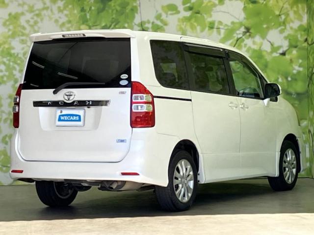 Toyota Noah 5