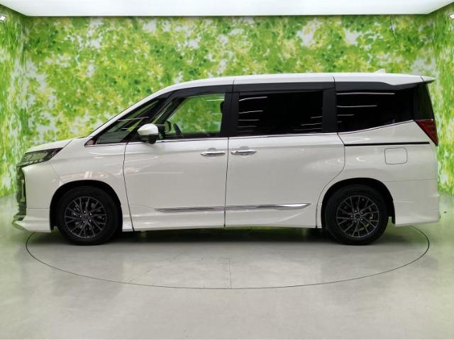 Toyota Noah 5