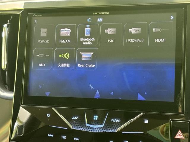 Toyota Vellfire 4