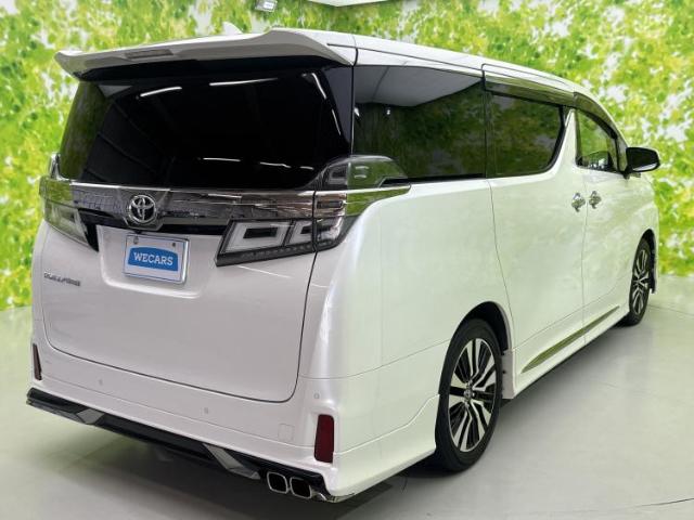 Toyota Vellfire 6