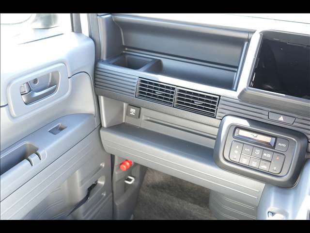 Honda N-VAN 8