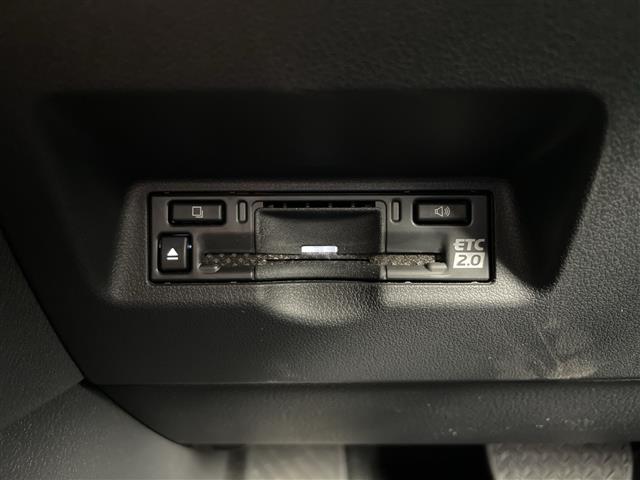 Toyota Alphard 4