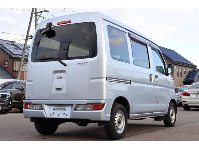 Daihatsu Hijet Cargo 7
