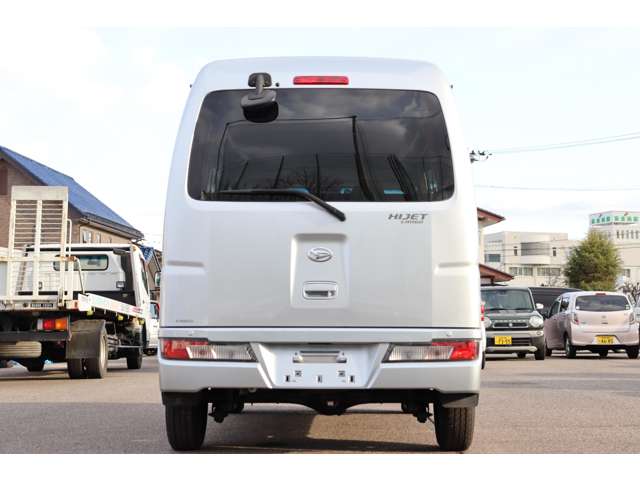 Daihatsu Hijet Cargo 8