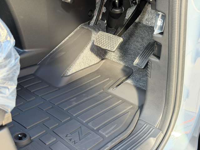 Honda N-VAN 12