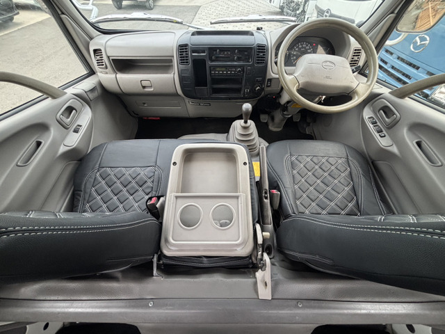 Hino Dutro 12