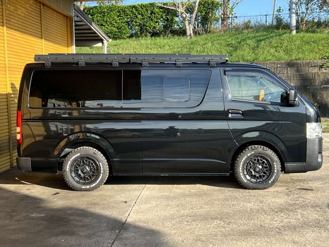 Toyota Hiace Van 4