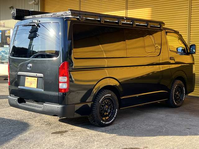 Toyota Hiace Van 5
