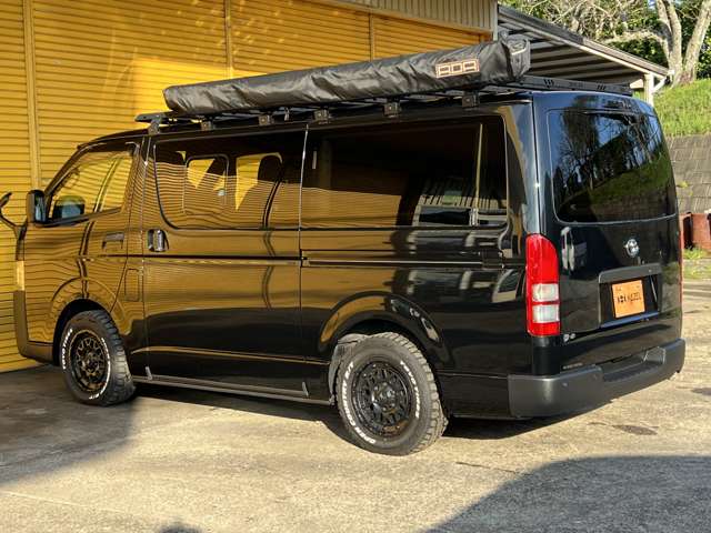 Toyota Hiace Van 6