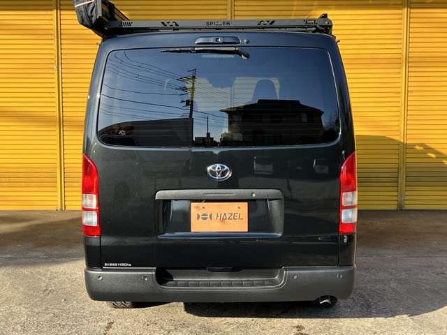 Toyota Hiace Van 7