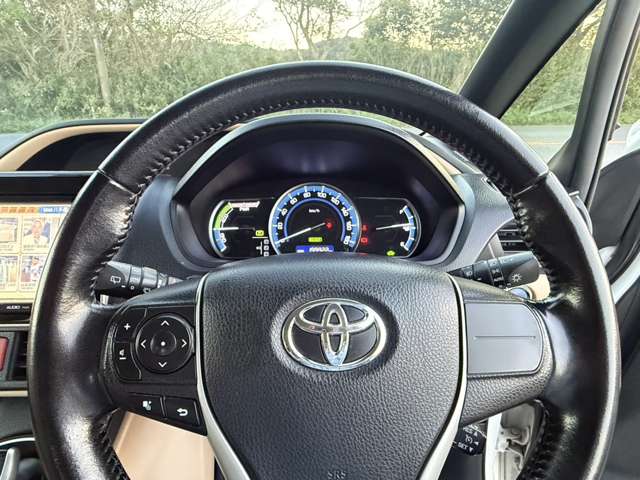Toyota Noah 11